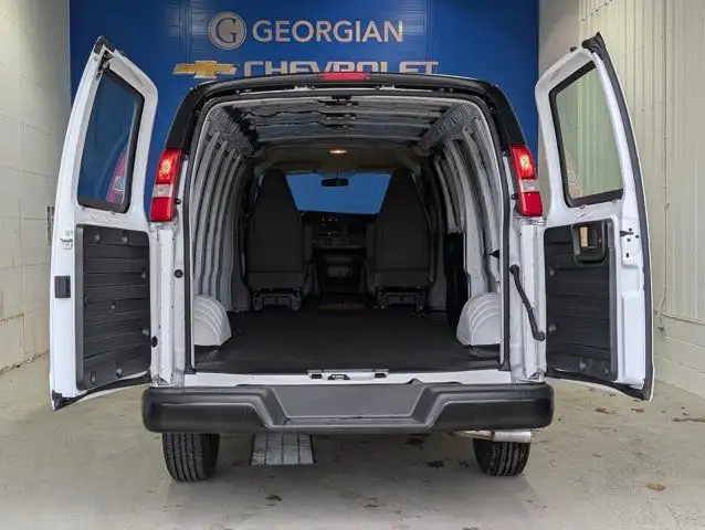 2024 Chevrolet Express Cargo Van - Power/Driver Convenience Pkg dans Autos et camions dans Barrie - Image 12