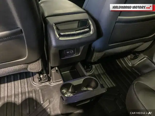 2023 Cadillac XT6 AWD Sport in Cars & Trucks in Hamilton - Image 30