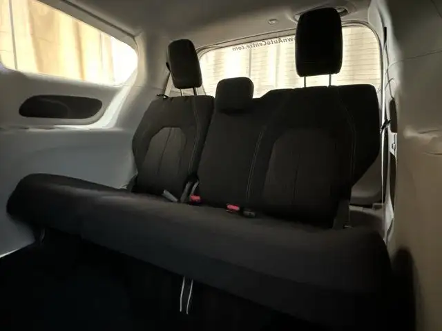 2024 Chrysler Grand Caravan SXT | Remote Start | Apple CarPlay in Cars & Trucks in Edmonton - Image 23