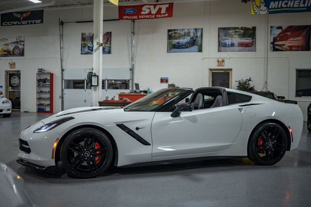 2015 Chevrolet Corvette Stingray 2LT, Loaded, Auto, Z51 options, in Cars & Trucks in Brantford - Image 3