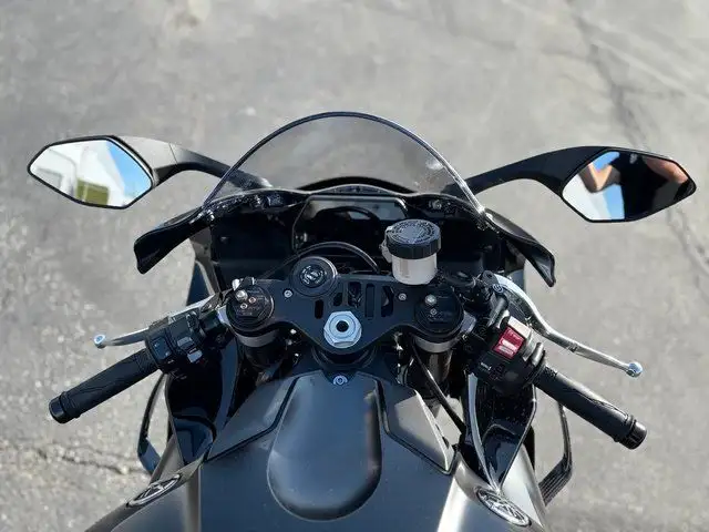 2025 YAMAHA YZF-R1-BLACK! in Street, Cruisers & Choppers in Delta/Surrey/Langley - Image 11