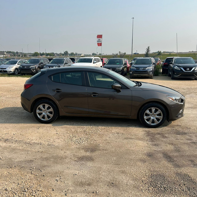 2016 Mazda Mazda3 GX HATCHBACK!! BACKUP CAMERA!! LOW KMS!! in Cars & Trucks in Winnipeg - Image 2