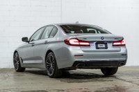 Francais: * Ensemble Premium Essentiel * Sièges confort et ventilés * Sièges avant ventilés * Accès... (image 5)