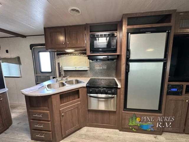 2019 Heartland Prowler 286P BHS in Travel Trailers & Campers in Truro - Image 4