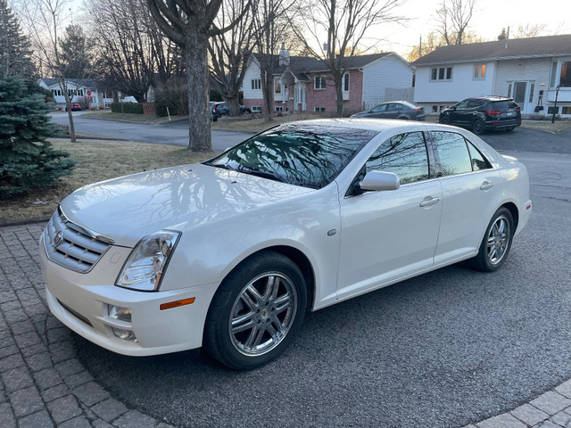 2005 Cadillac STS4 2005 - TRACTION INTÉGRALE in Cars & Trucks in Laval / North Shore