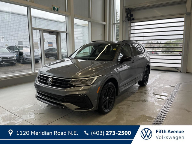 2022 Volkswagen Tiguan Comfortline R-Line Black Edition 4MOTION  in Cars & Trucks in Calgary