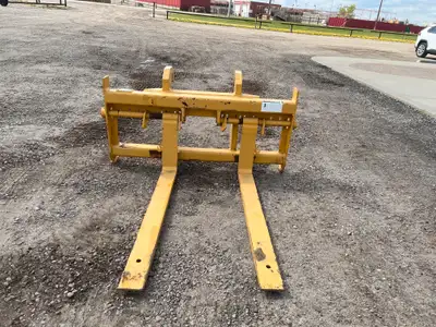 CWS 61" Wheel Loader Carriage - Fits JD 310SG, Model #WL040-EP54, 54" Forks, 20.5" centre of pin hol...