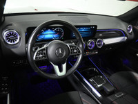 Low Mileage, AMG Night Package, Ambient Lighting, Panoramic Roof, Apple Carplay, Android Auto, Heate... (image 9)
