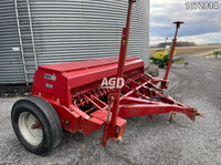 2010 CASE 5100 24x6 Grain Drill , Markers , Low Acres
