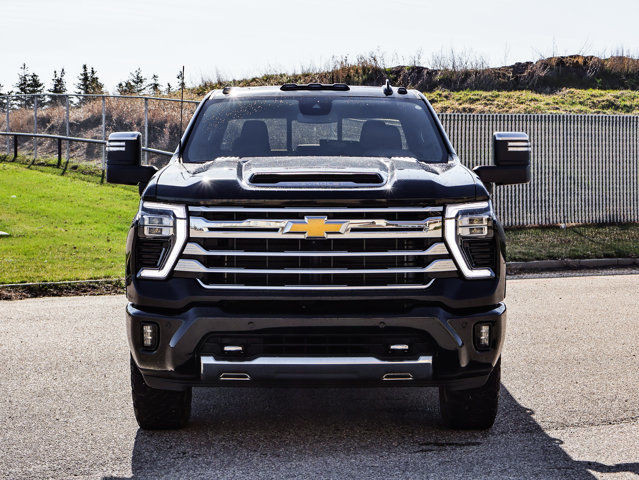 2024 Chevrolet Silverado 2500HD High Country 6.6L Gas in Cars & Trucks in Strathcona County - Image 3