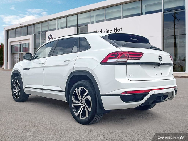 2023 Volkswagen Atlas Cross Sport Highline in Cars & Trucks in Medicine Hat - Image 4