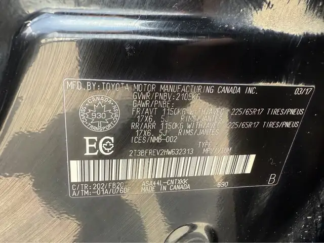 2017 Toyota RAV4 LE / ALL WHEEL DRIVE / TWO KEYS! NICE SUV in Cars & Trucks in Ottawa - Image 19