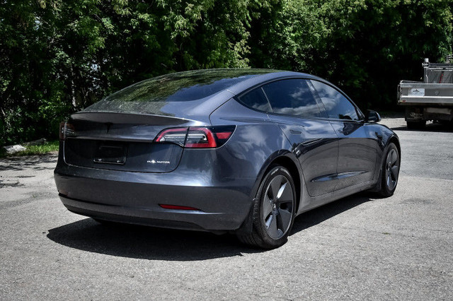 2023 Tesla Model 3 LONG RANGE • LOW MILEAGE • SUNROOF • NAVIGATI in Cars & Trucks in Ottawa - Image 3