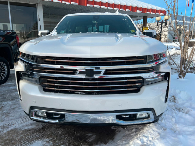 2019 Chevrolet Silverado 1500 High Country *6.2L V8*Heated & Coo in Cars & Trucks in Grande Prairie - Image 2