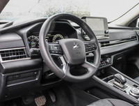 2024 Mitsubishi Outlander SEL The 2024 Mitsubishi Outlander SEL is designed for families and adventu... (image 6)