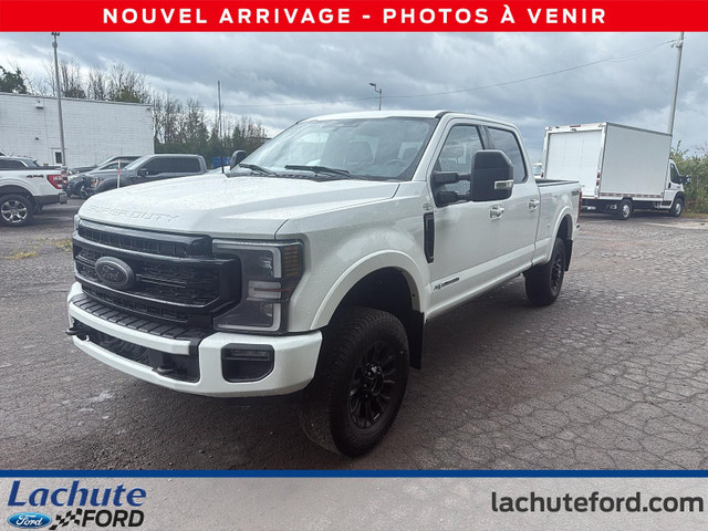 Ford Super Duty F-350 SRW LARIAT 4WD Crew Cab 6.75' Box 2022 à v dans Autos et camions  à Laurentides