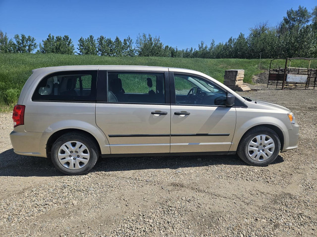 2013 Dodge Grande Caravan in Cars & Trucks in Edmonton - Image 4