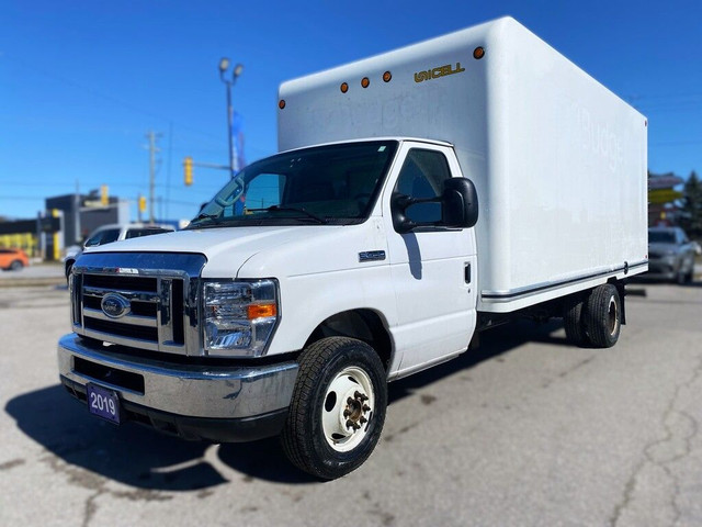 2019 Ford E-Series Cutaway E-450 Cube in Cars & Trucks in Barrie