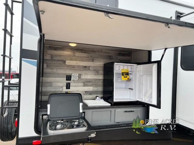 2023 CrossRoads RV Volante 33DB in Travel Trailers & Campers in Moncton - Image 4