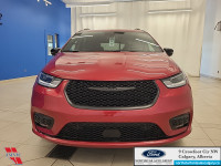 Low Mileage, Sunroof, Navigation, Leather Seats, 4G Wi-Fi, Apple CarPlay! Ask us how you can add Ext... (image 1)