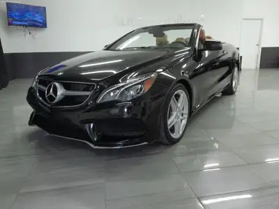 Superbe Mercedes-Benz E550 Cabriolet 2014 avec seulement 71 511 kilomètres certifié, moteur 8 cylind...