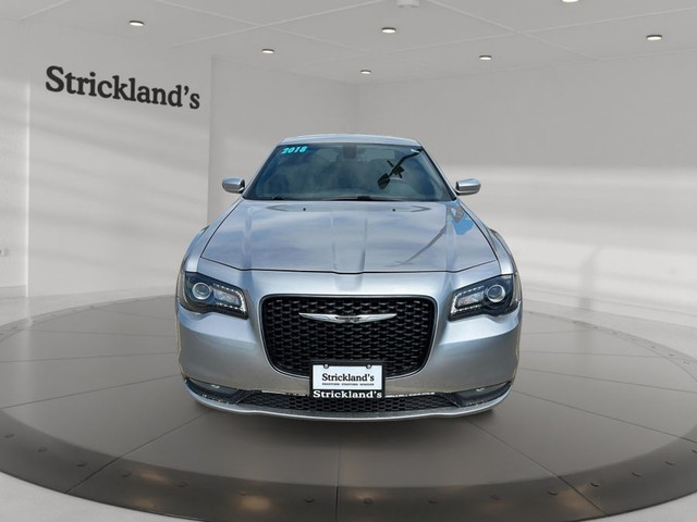 2018 CHRYSLER 300 in Cars & Trucks in Stratford - Image 3