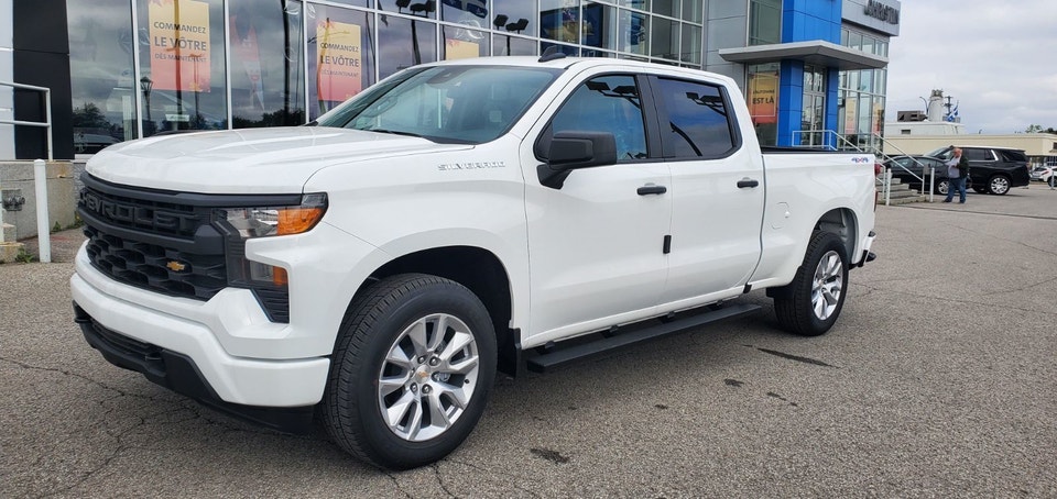 2022 Chevrolet Silverado 1500 CUSTOM