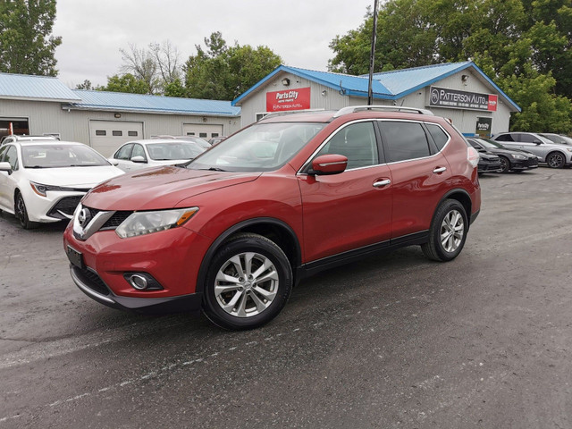 2015 Nissan Rogue SV in Cars & Trucks in Belleville