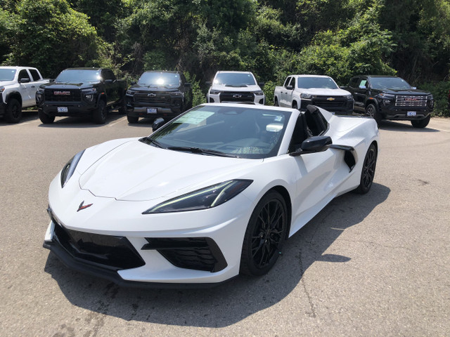 2025 Chevrolet Corvette 2LT Convertible in Cars & Trucks in London - Image 3
