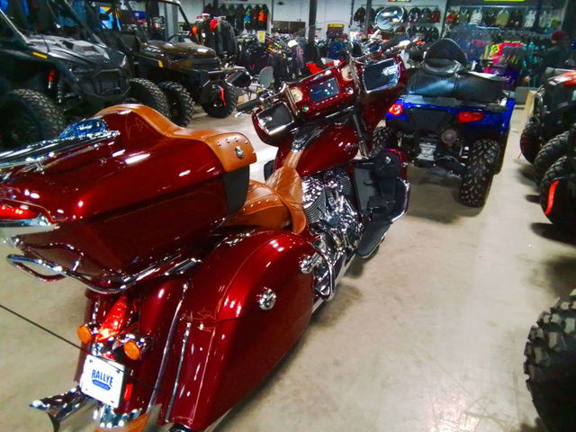2019 Indian Roadmaster Thunder Black in Street, Cruisers & Choppers in City of Halifax - Image 4