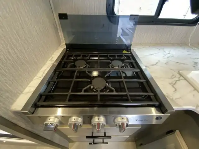 2023 Coachmen RV Freelander 27QB in RVs & Motorhomes in Kamloops - Image 29