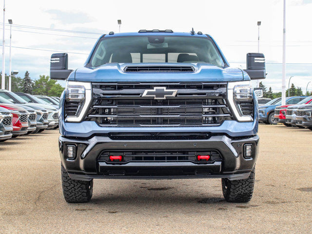 2025 Chevrolet Silverado 2500HD LT in Cars & Trucks in Edmonton - Image 3