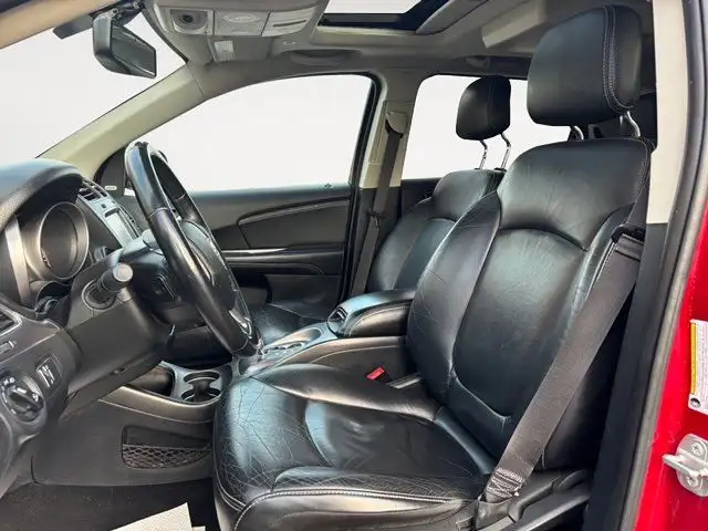 2018 Dodge Journey Crossroad | SUNROOF | HEATED SEATS | DVD dans Autos et camions dans Calgary - Image 12