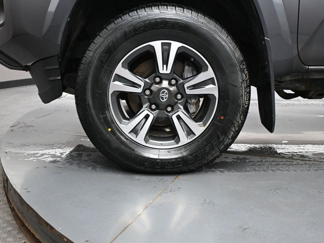 2018 Toyota Tacoma TRD Sport 4x4, JBL Audio, Off Road Suspension in Cars & Trucks in City of Halifax - Image 4