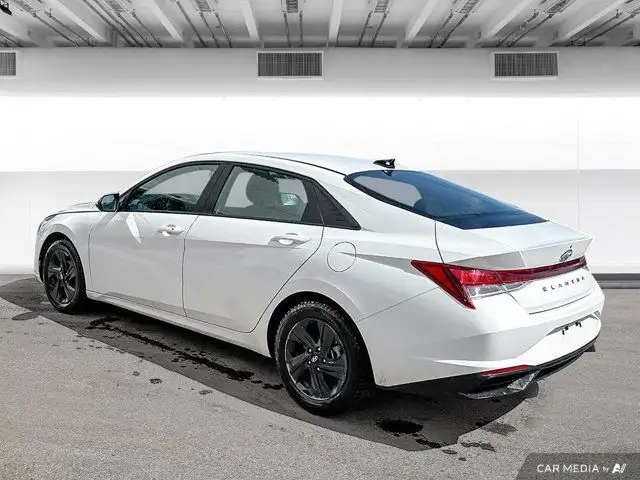 2023 Hyundai Elantra Preferred 2.0L FWD | Heated Seats And dans Autos et camions dans Winnipeg - Image 5