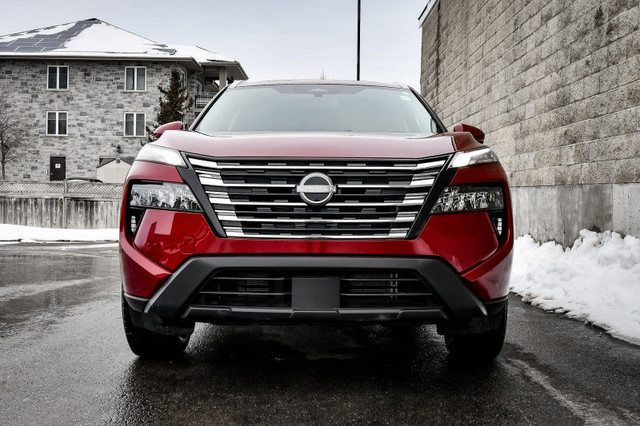 2024 Nissan Rogue SV Moonroof • MOONROOF • POWER LIFTGATE • HEAT in Cars & Trucks in Ottawa - Image 4