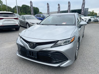 La Toyota Camry LE 2020 est une berline intermédiaire reconnue pour sa fiabilité, son confort et sa... (image 4)