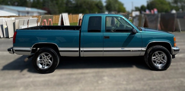 ONLY 42000kms!!!!!  1997 CHEV K1500 - NEW PAINT!!!! in Cars & Trucks in St. Catharines - Image 2