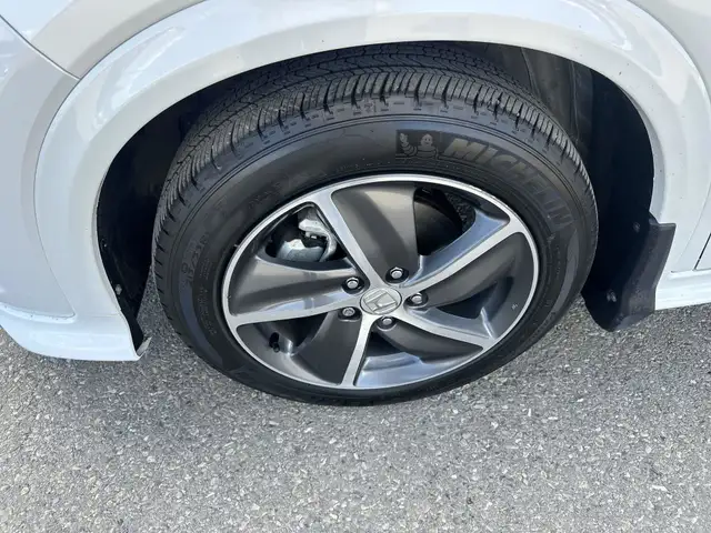 2019 Honda HR-V Touring l One Owner l Clean CarFax l Local Vehic in Cars & Trucks in Calgary - Image 11