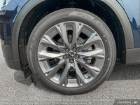 Le Mazda CX-90 MHEV GT 2024 est un VUS intermédiaire qui marie habilement performance, luxe et techn... (image 9)