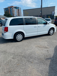 Don't miss the opportunity to own this gorgeous 2016 Dodge Grand Caravan. One owner, no accidents. F... (image 3)