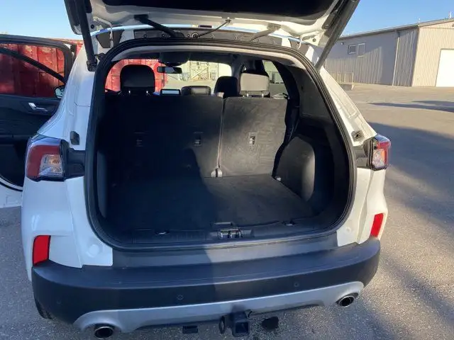 2021 Ford Escape Titanium in Cars & Trucks in Hamilton - Image 19