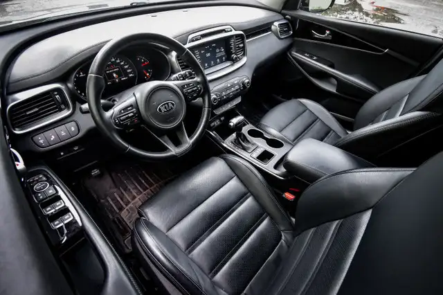 2018 Kia Sorento EX V6 • HEATED LEATHER • PREM. AUDIO • CP/AA dans Autos et camions dans Kingston - Image 16
