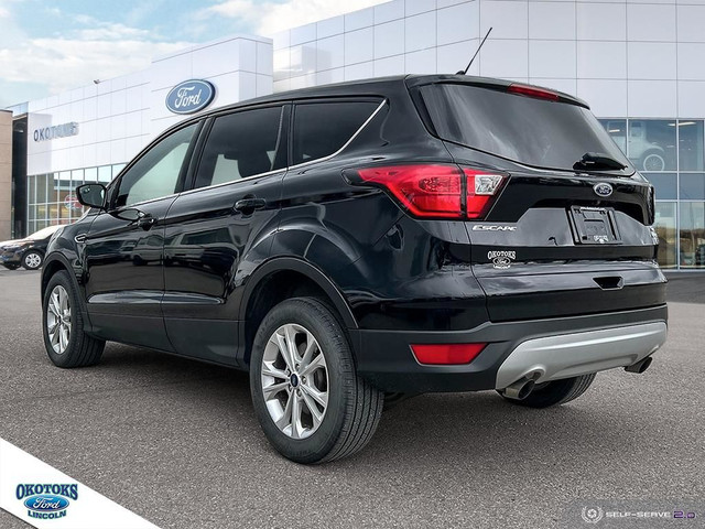 2019 Ford Escape SE REVERSE CAMERA/HEATED FRONT SEATS/REMOTE... in Cars & Trucks in Calgary - Image 4