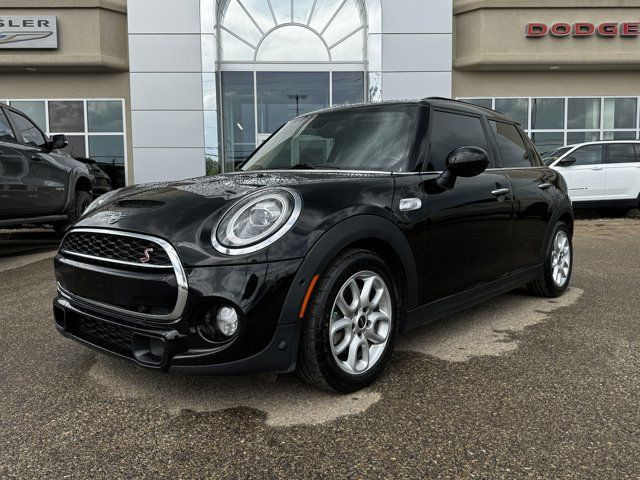 2019 MINI Cooper S 5 Door FWD Hatchback | Low KMs in Cars & Trucks in Edmonton - Image 2