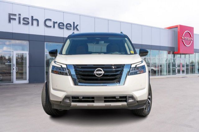 2024 Nissan Pathfinder Platinum | One Owner | No Accidents in Cars & Trucks in Calgary - Image 2