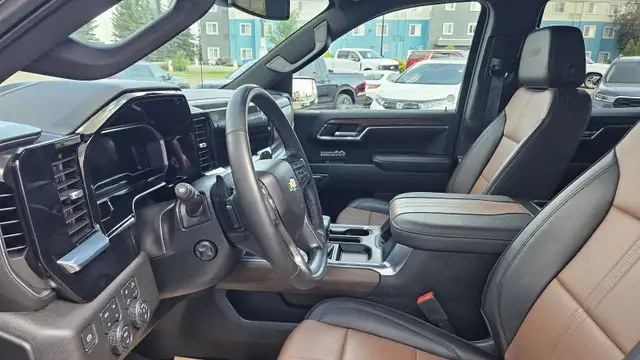 Chevrolet Silverado 1500 High Country 2024 dans Autos et camions dans Medicine Hat - Image 12