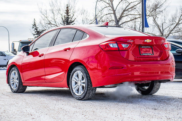 2019 Chevrolet Cruze LT | HEATED SEATS | APPLE CARPLAY in Cars & Trucks in Edmonton - Image 3