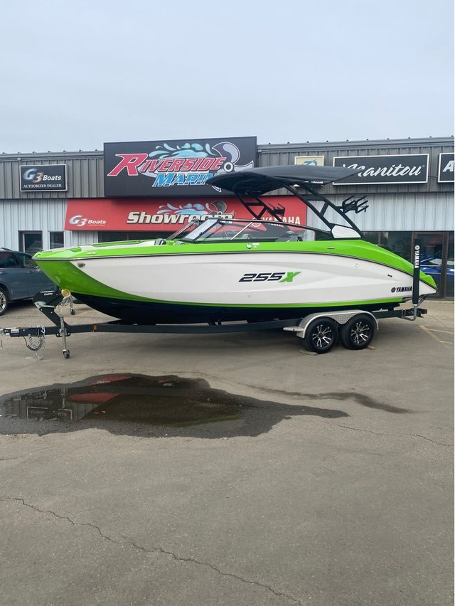 2022 Yamaha 255XD DEMO in Powerboats & Motorboats in St. Albert - Image 2