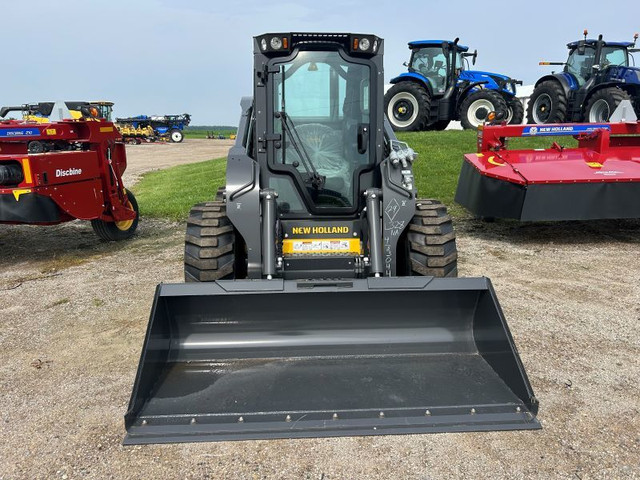 2023 NEW HOLLAND L328 SKID STEER LOADER in Heavy Equipment in London - Image 3